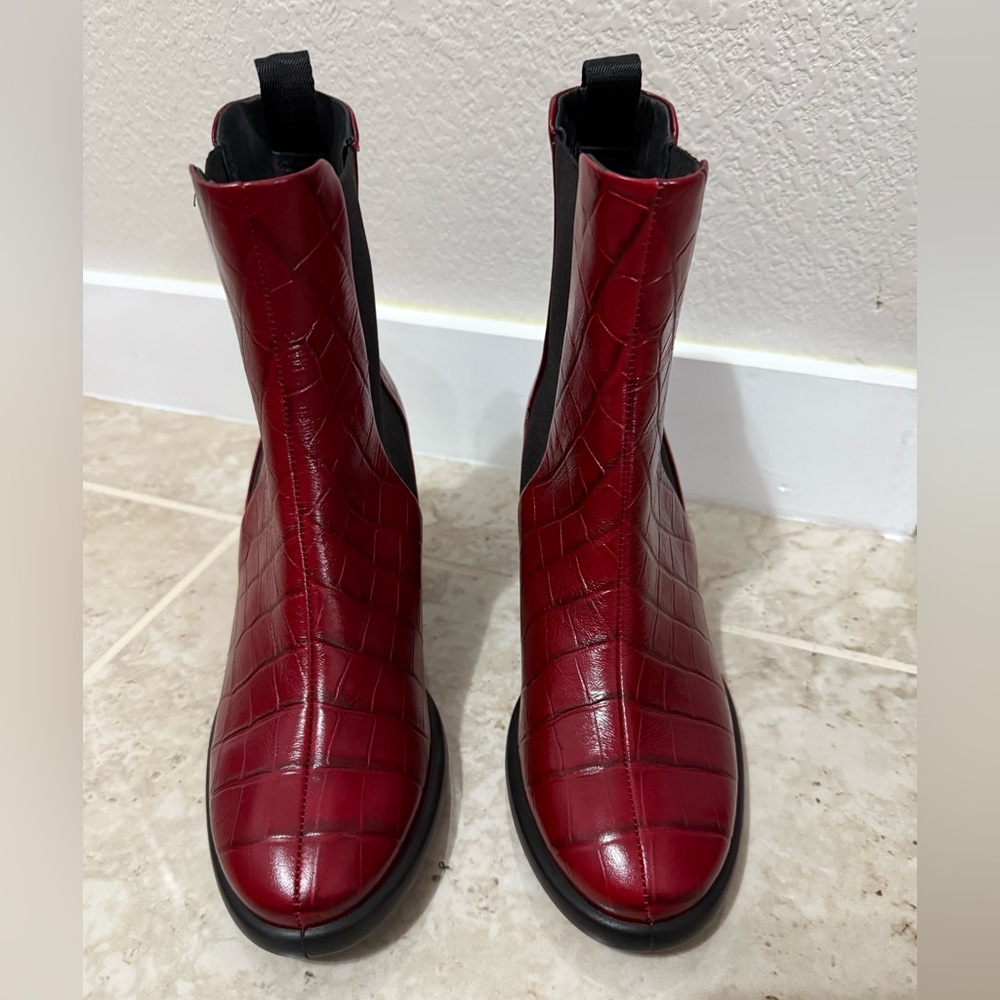 ECCO Women's Sculpted LX 55 Chelsea Boot (Size 41).